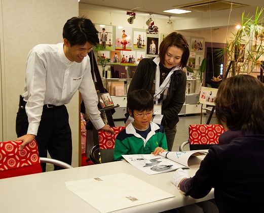 後日ページ作成。スタッフが完成チェックまでサポートします。